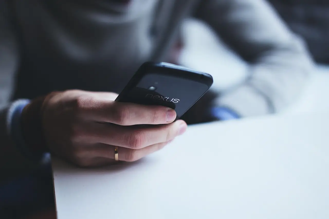 How Can I Tell If My Images Are Optimized For Multimodal Search? – Ask an SEO via @sejournal, @HelenPollitt1